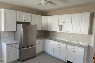 7 Lowell St, Woburn, MA 01801 - Photo 4