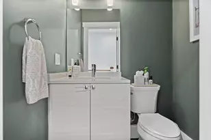 11 Ashland St, Boston, MA 02122 - Photo 22