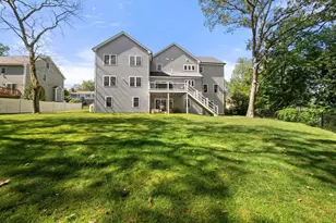 41 Peach Orchard Rd, Burlington, MA 01803 - Photo 2