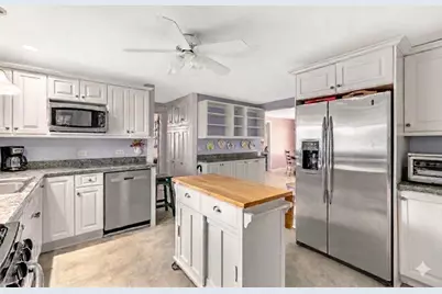647 Main Street, Shrewsbury, MA 01545 - Photo 12