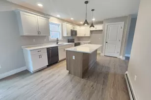 21 Cottage St, Winchendon, MA 01475 - Photo 12