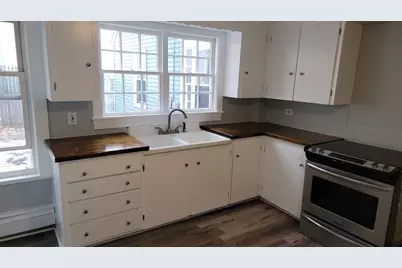 154 Pleasant St, Fitchburg, MA 01420 - Photo 2