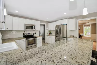 8 Autumn Gate Cir, Millbury, MA 01527 - Photo 12