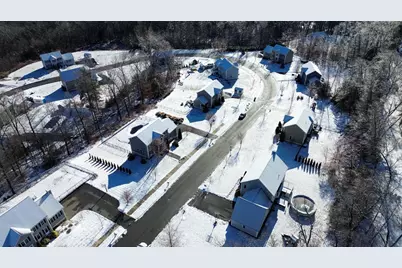8 Autumn Gate Cir, Millbury, MA 01527 - Photo 2
