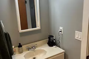 524 E 7th St, Boston, MA 02127 - Photo 12