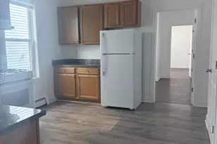 25 Highland St, Revere, MA 02151 - Photo 2