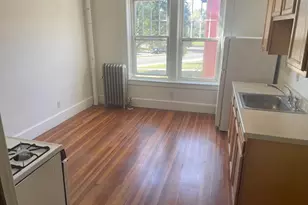 329 Beech St, Holyoke, MA 01040 - Photo 10