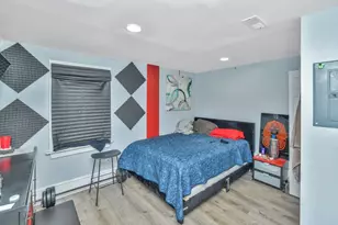 32-32R Temple St, Boston, MA 02126 - Photo 12