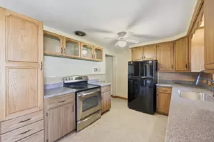 73 Silver Lake Dr, Agawam, MA 01001 - Photo 6