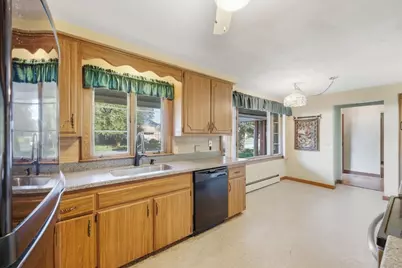 73 Silver Lake Dr, Agawam, MA 01001 - Photo 8