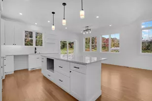 308 N Liberty St, Belchertown, MA 01007 - Photo 6