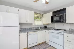 14 Willard St, Waltham, MA 02451 - Photo 4