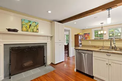 407 Highland St, Milton, MA 02186 - Photo 6