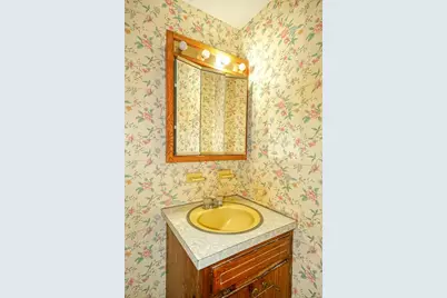 139 Davis St, Northborough, MA 01532 - Photo 12