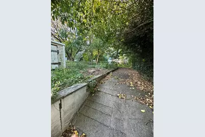 472 Buffinton St (Ns), Fall River, MA 02722 - Photo 8