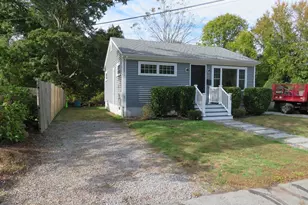 29 Davis St, Dartmouth, MA 02748 - Photo 2