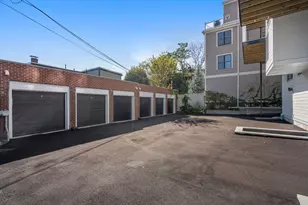 527 E 7th St, Boston, MA 02127 - Photo 22