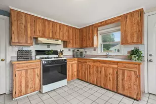 935 Bridge St, Lowell, MA 01850 - Photo 8