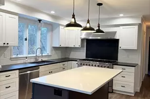 5 Whiton Pl, Plaistow, NH 03865 - Photo 4