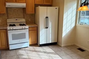 6 Lilac Ct, Hopkinton, MA 01748 - Photo 4