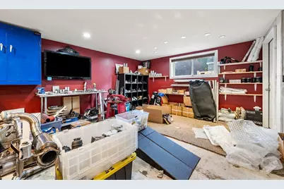 8 Marshall St, Methuen, MA 01844 - Photo 36