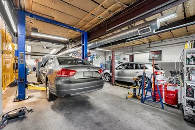 8 Marshall St, Methuen, MA 01844 - Photo 20