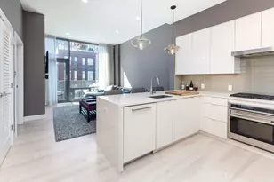 32 Traveler St, Boston, MA 02118 - Photo 8