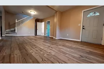 81 McCarthy Ave, Chicopee, MA 01020 - Photo 12