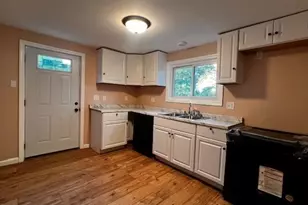 81 McCarthy Ave, Chicopee, MA 01020 - Photo 8