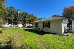 15 Lynwood Rd, East Longmeadow, MA 01028 - Photo 4