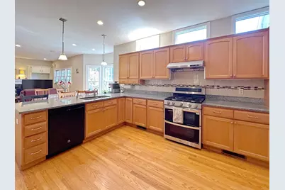 11 Oakland St, Lexington, MA 02420 - Photo 8