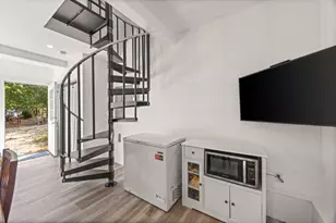 10 Dory Cir, Edgartown, MA 02539 - Photo 32