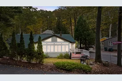 7 Lawson Ave, Lancaster, MA 01523 - Photo 4