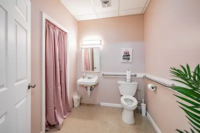 8-16 Chestnut St #16, West Springfield, MA 01089 - Photo 8