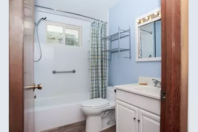 7 Pleasant St, Grafton, MA 01519 - Photo 10