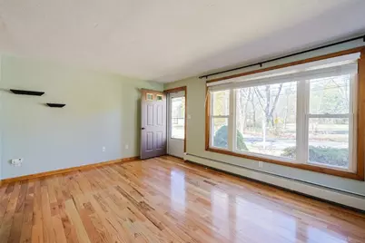 7 Pleasant St, Grafton, MA 01519 - Photo 8