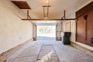 7 Pleasant St, Grafton, MA 01519 - Photo 16