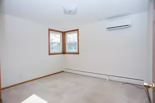 7 Pleasant St, Grafton, MA 01519 - Photo 14