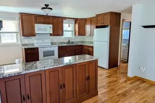 7 Pleasant St, Grafton, MA 01519 - Photo 4