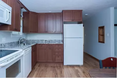 7 Pleasant St, Grafton, MA 01519 - Photo 2