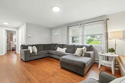 381 N Brook Rd, Springfield, MA 01119 - Photo 6