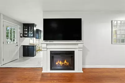 381 N Brook Rd, Springfield, MA 01119 - Photo 8