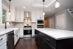 37 Metacomet Rd, West Bridgewater, MA 02379 - Photo 8