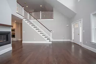37 Metacomet Rd, West Bridgewater, MA 02379 - Photo 2