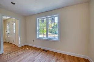 7 N Winnifred Rd, Brockton, MA 02301 - Photo 12