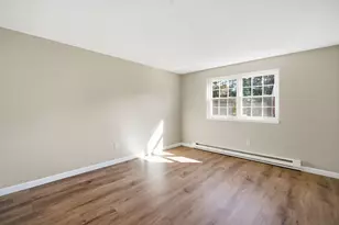 15 Maple Crest Cir, Holyoke, MA 01040 - Photo 12