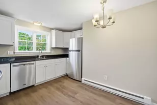 15 Maple Crest Cir, Holyoke, MA 01040 - Photo 4