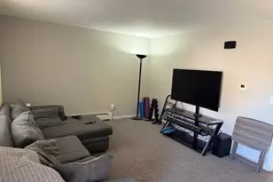 26 Frank St, Dracut, MA 01826 - Photo 4