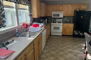 26 Frank St, Dracut, MA 01826 - Photo 6