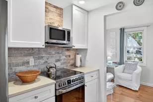 10A Bradford St, Provincetown, MA 02657 - Photo 2